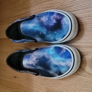 Gently worn Van's slip ons size 7.5 (men's size 6)
